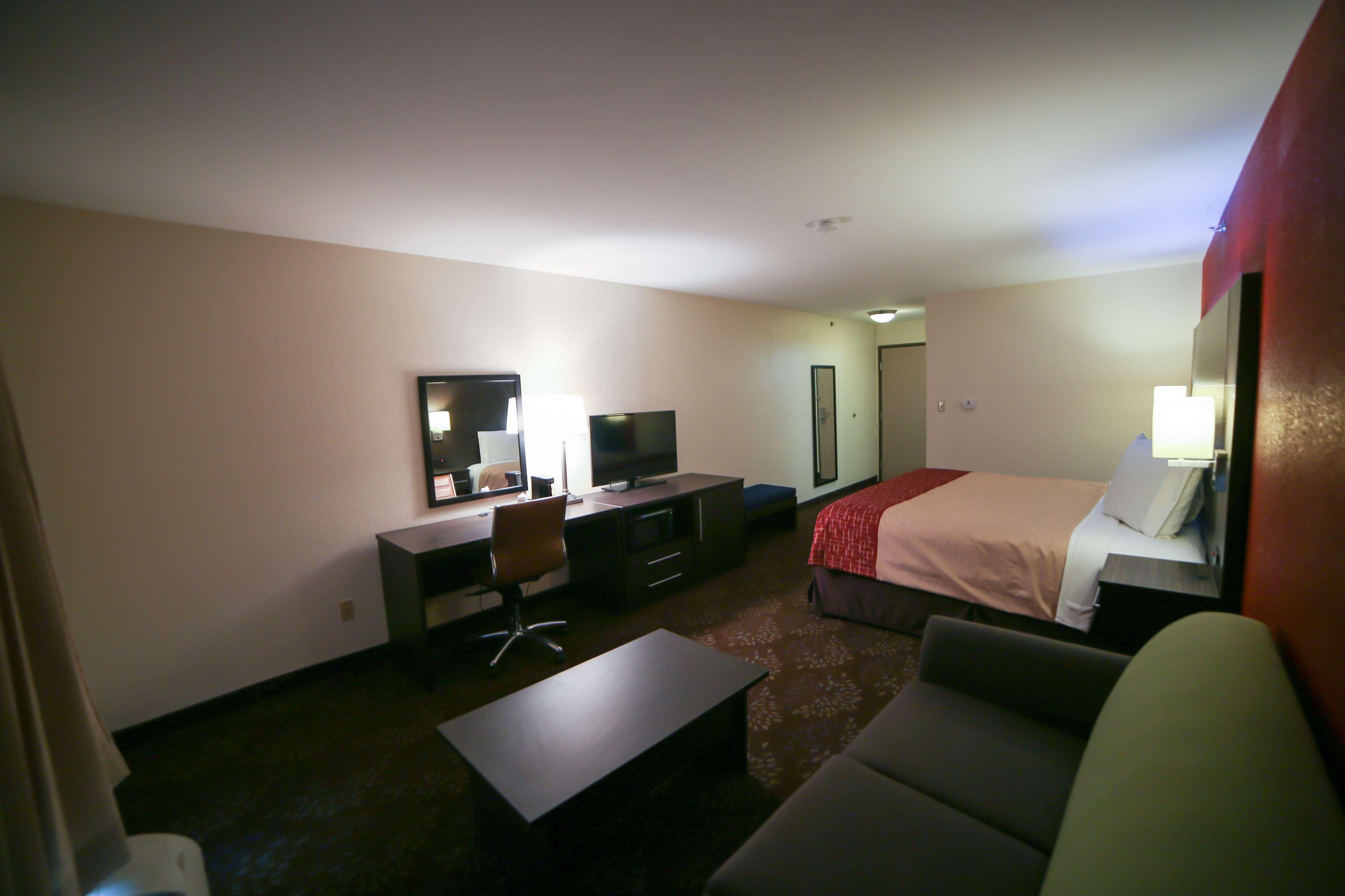 Best Western Plus Boardman Inn & Suites Poland Exterior photo